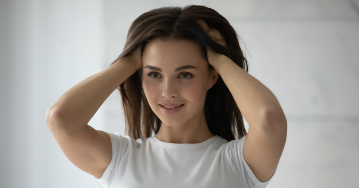 Girl trying her custom hairpiece (1) (1)