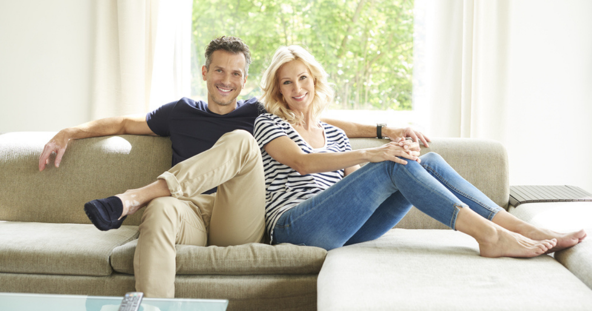 Happy Middle age couple with their hairpiece (1)